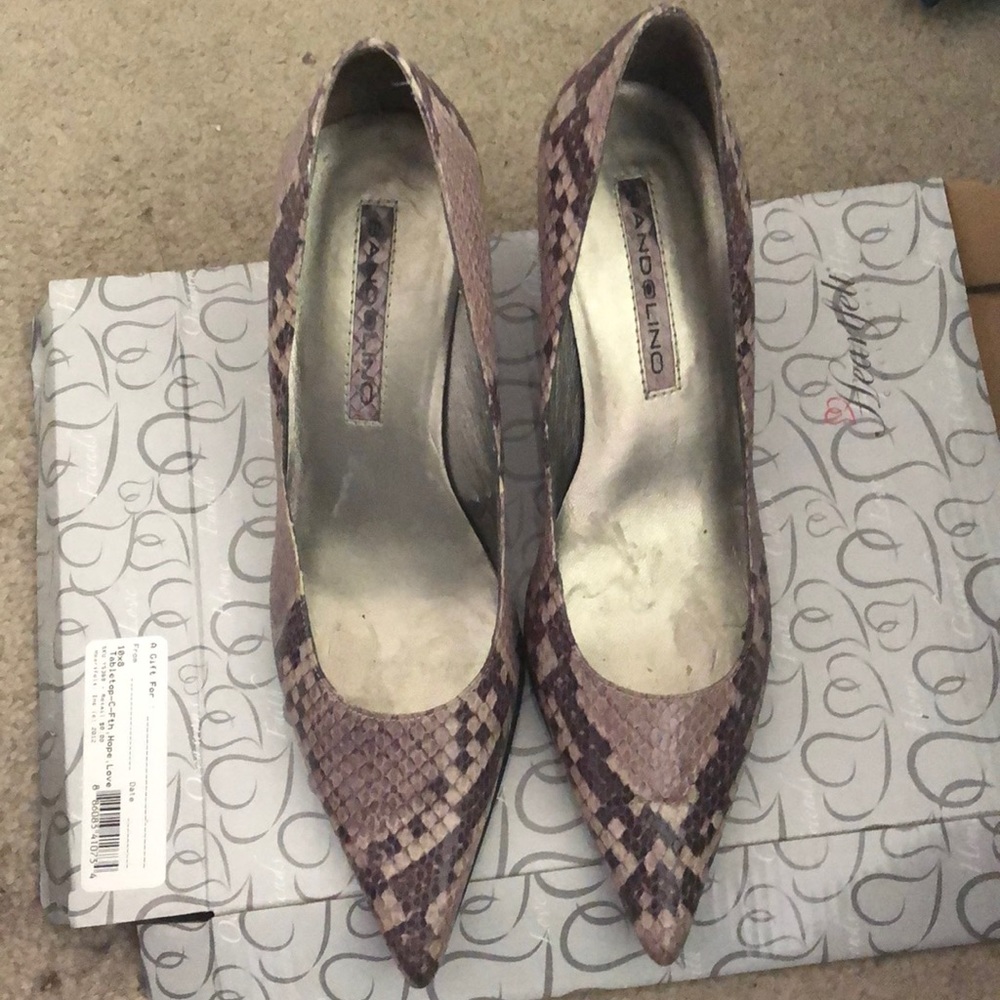Kitten heel